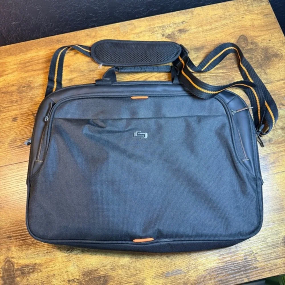 Solo New York Pro‎ Black Polyester 17in Laptop Briefcase Messenger Bag Unisex L